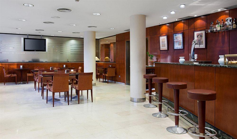 Nh Ciudad De Santander Hotel Restoran foto
