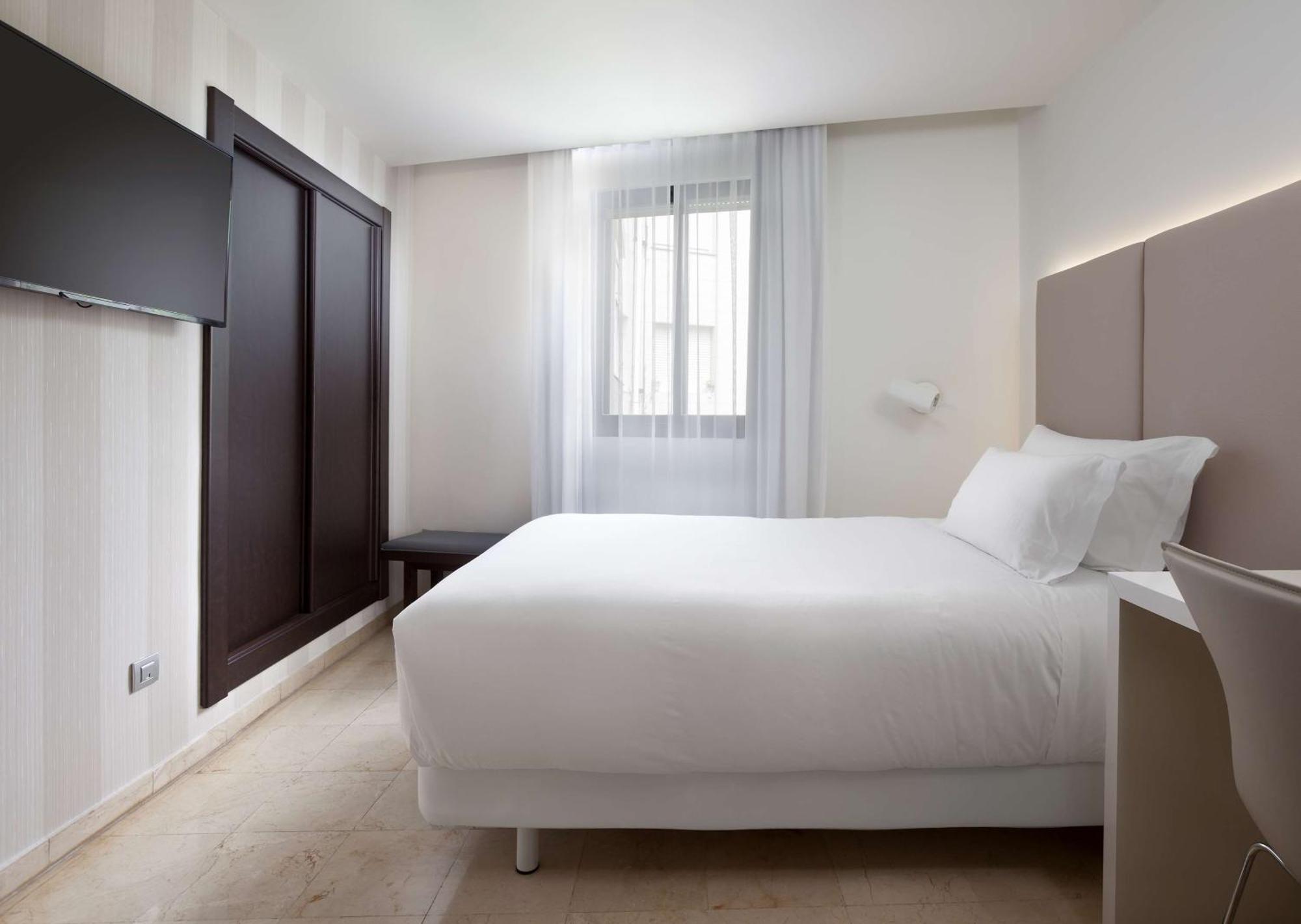 Nh Ciudad De Santander Hotel Bagian luar foto