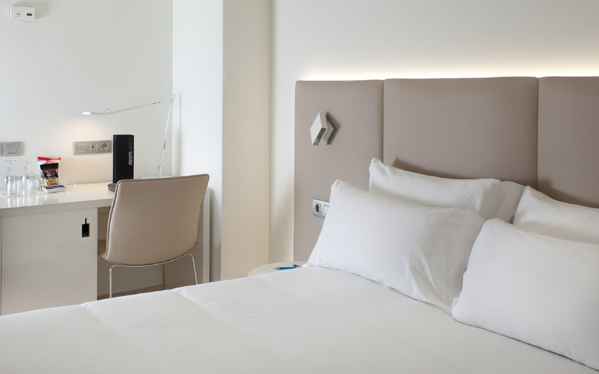 Nh Ciudad De Santander Hotel Bagian luar foto
